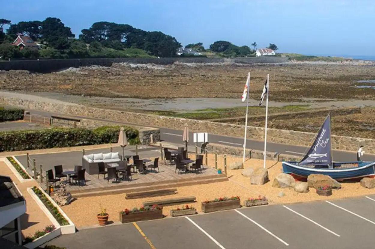 Driftwood Inn Saint Saviour Exterior foto